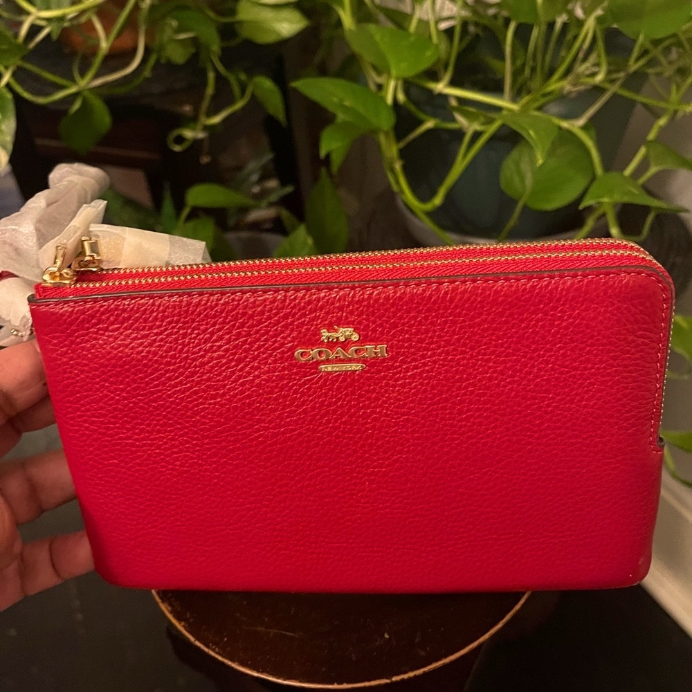 🔥NWT 🔥COACH 🔥DOUBLE 🔥ZIPPER 🔥WRISTLETS 🔥 - Picture 1 of 6